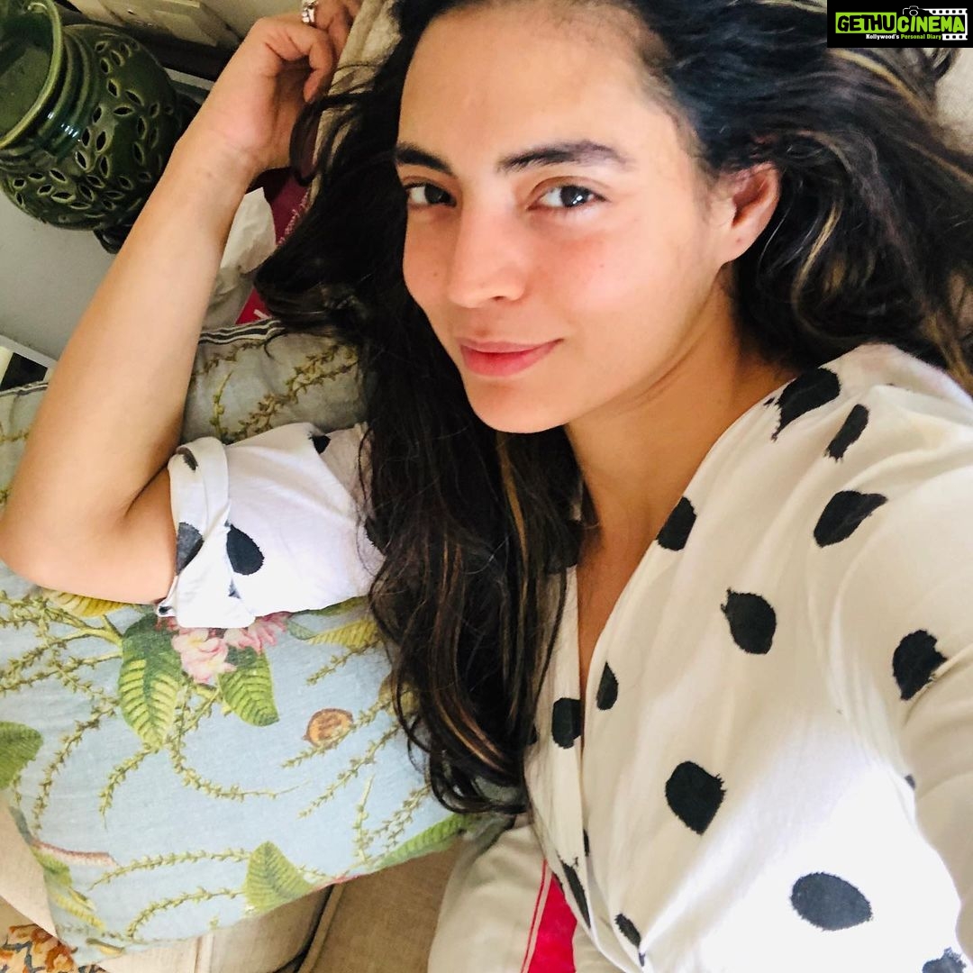 Shweta Bhardwaj Instagram - #nofilter #day no #makeup #day I am under the weather day 🥶🥺🤧🤕😪