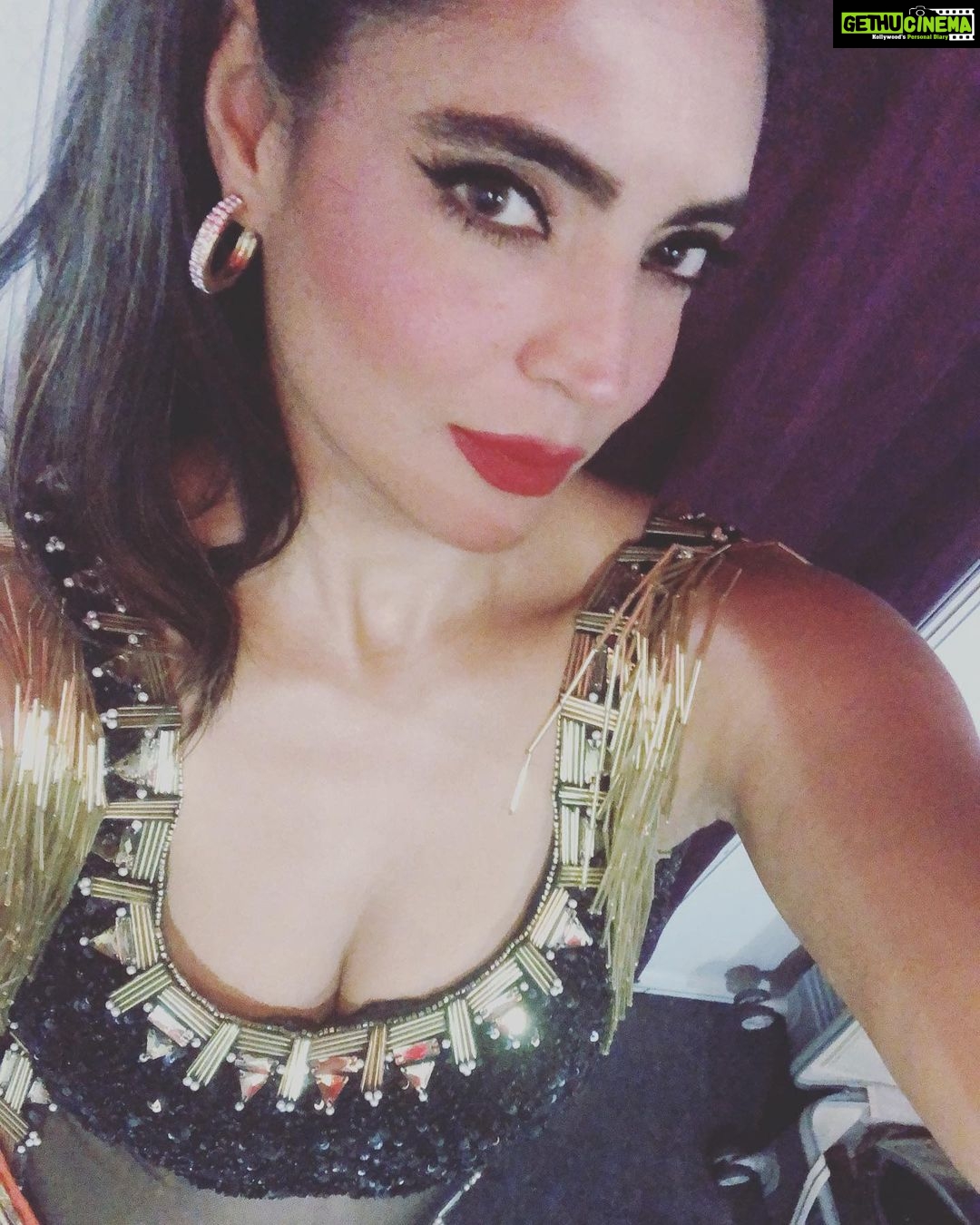 Shweta Bhardwaj Instagram - #backstage #life ❤️❤️