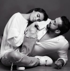 Shweta Bhardwaj Instagram - I rest on your shoulder i sleep on it i thank god ever day and night that we found each other #happythanksgivng 🙏
.............................................Thanks for the beautiful picture @trishasarang
#MudIndia #RSSP #RSSPxThanksgiving #MudIndiaxThanksgiving @mudindia @rohanshresthaacademy