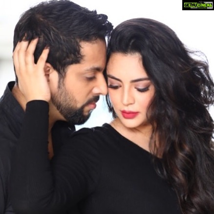 Shweta Bhardwaj Instagram - @salilacharya @shivvyaashwetame #just #us #no #filter