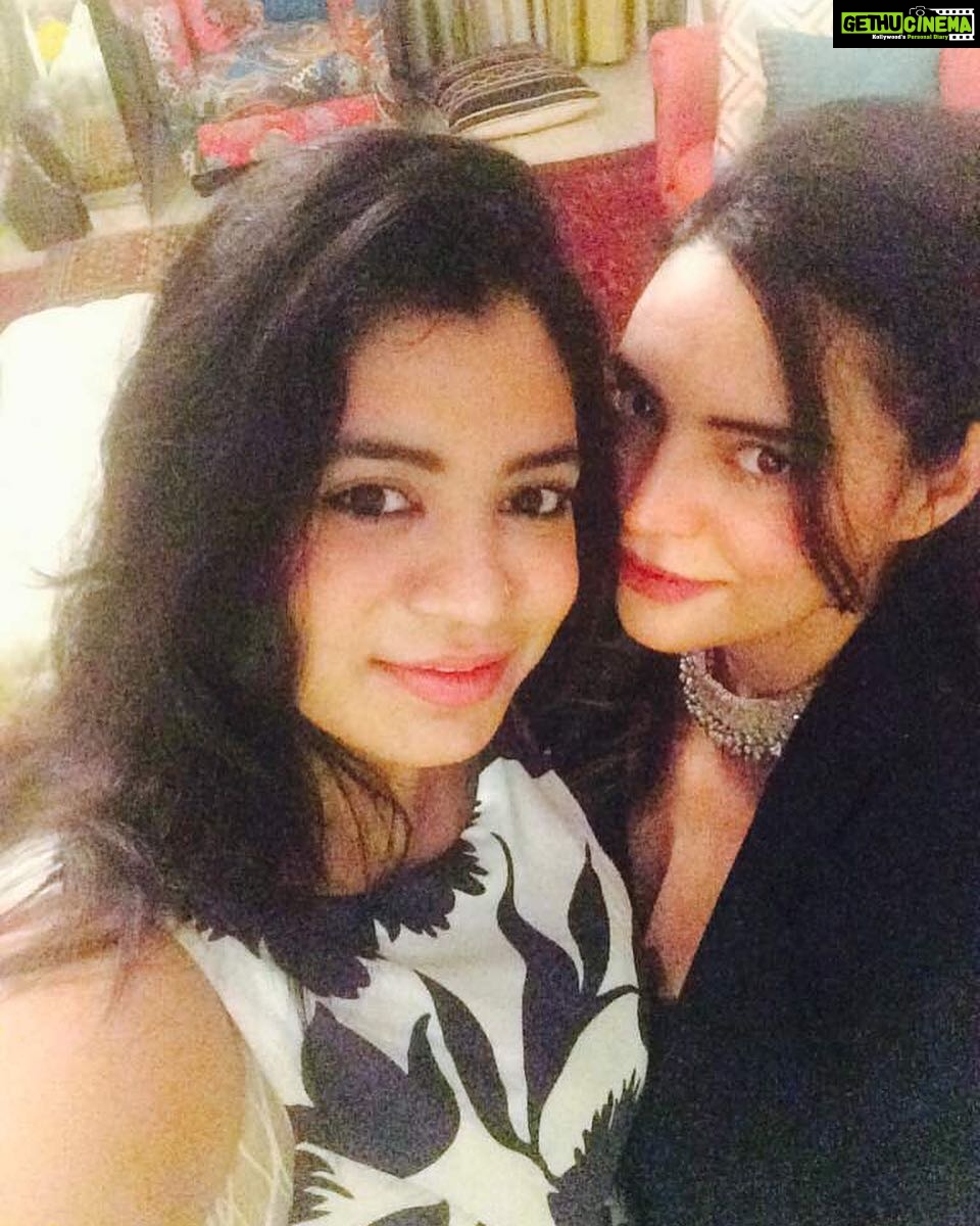 Shweta Bhardwaj Instagram - #sister #in #town 💃🏻💃🏻🤗🏡