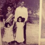 Shweta Bhardwaj Instagram - father like daughter always tilted neck #blackandwhite #mom like sis same #smile #family