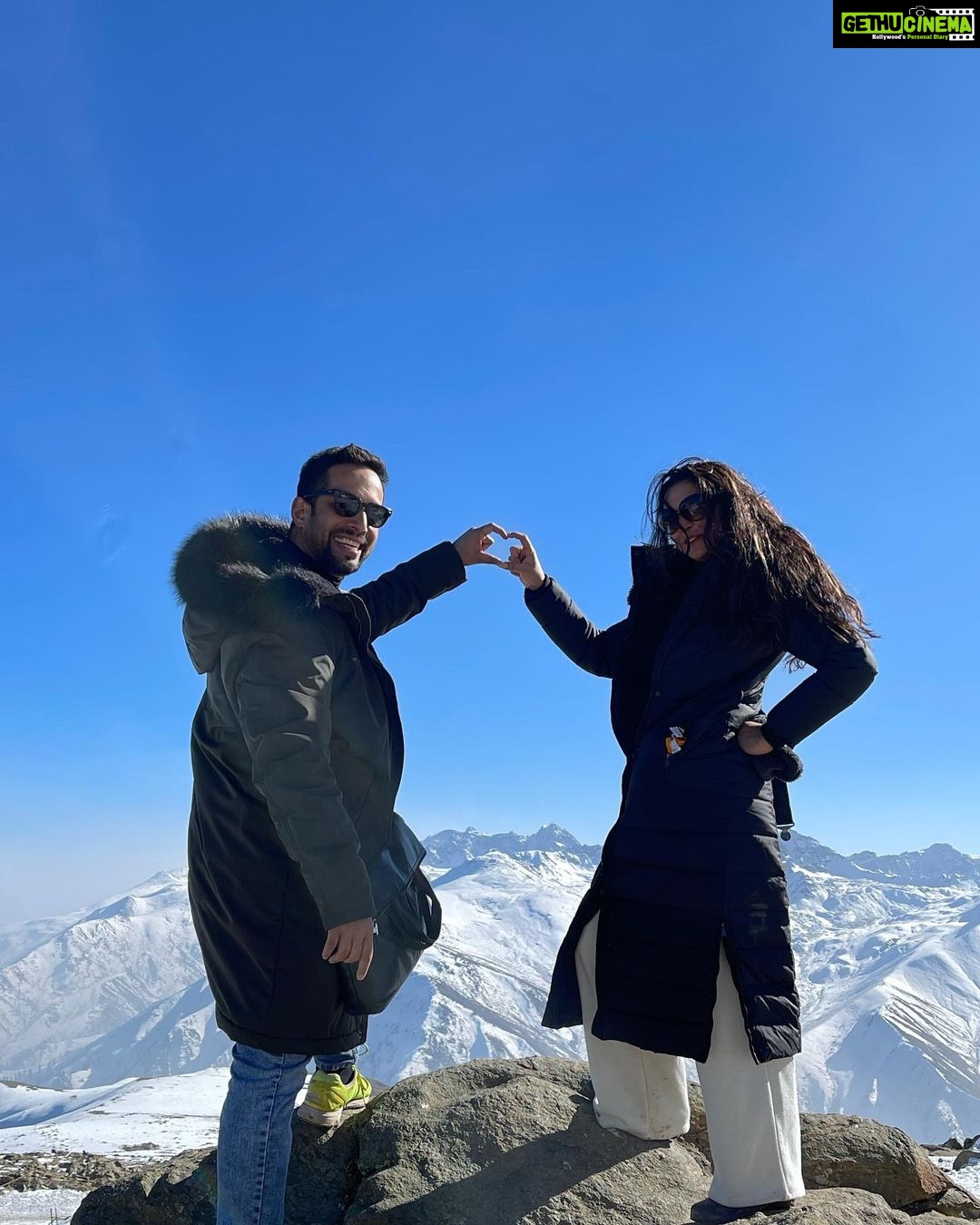 Shweta Bhardwaj Instagram - 40th with a men who is already 40 but it was best because we turn 40 with each other …….. 40 more ….. Means I will be living till 80 …. With u what the hell……yessssssss…to that because we don’t Ned any one els we to enough to drive each other crazy rest of life ….