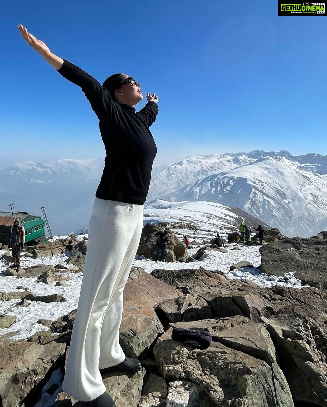 Shweta Bhardwaj Instagram - 40th with a men who is already 40 but it was best because we turn 40 with each other …….. 40 more ….. Means I will be living till 80 …. With u what the hell……yessssssss…to that because we don’t Ned any one els we to enough to drive each other crazy rest of life ….