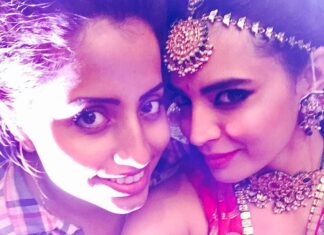 Shweta Bhardwaj Instagram - #Back #stage #green #room #fun #show with @makeup_anishabhowmik