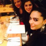 Shweta Bhardwaj Instagram - #dinnertime #London #diarys With @sharnamli @nalinisawhney London, United Kingdom
