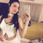 Shweta Bhardwaj Instagram - #1st #selfie #with my new #iphon6 #new toy