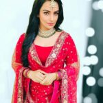 Shweta Menon Instagram - Everyday is a chance to be better 🥰 MUA @avinash_s_chetia Stylist @sabarinathk_ Costume @elanclassics #fashion #style #stylish #love#me #cute #photooftheday #nails #hair #beauty #beautiful #instagood #pretty #swag #pink #girl #girls #eyes #design #model #dress #shoes #heels #styles #outfit #purse #jewelry #shopping #glam