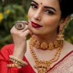 Shweta Menon Instagram - 𝐒𝐢𝐱 𝐘𝐚𝐫𝐝𝐬 𝐨𝐟 𝐒𝐡𝐞𝐞𝐫 𝐄𝐥𝐞𝐠𝐚𝐧𝐜𝐞…!! #Shwethamenon . Camera @arun_0fficial . MUA @nagesh_makeupartist . Saree @elanclassics . Blouse & Stylist @sabarinathk_ . . .
