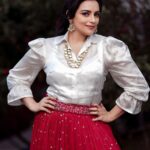 Shweta Menon Instagram - #ShwethaMenon Camera @arun_0fficial MUA @nagesh_makeupartist Stylist @sabarinathk_ Skirt @ladies_planet_ Kochi, India