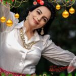 Shweta Menon Instagram - 𝓜𝓮𝓻𝓻𝔂 𝓒𝓱𝓻𝓲𝓼𝓽𝓶𝓪𝓼 🎄 I wish you and your family health, happiness, harmony, and fulfillment 💕 May this season of hope and blessings shine in your life. Love you ❤️ @shwetha_menon