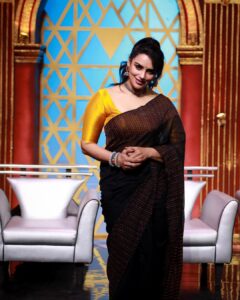 Shweta Menon Instagram - #shwethamenon

Camera @akhil_photography_tvm 

MUA @mukeshmuralimakeover 

Stylist @sabarinathk_ 

Costume @elanclassics 

Jewellery @mayoorajewels_by_archana