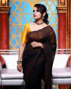 Shweta Menon Instagram - #shwethamenon

Camera @akhil_photography_tvm 

MUA @mukeshmuralimakeover 

Stylist @sabarinathk_ 

Costume @elanclassics 

Jewellery @mayoorajewels_by_archana
