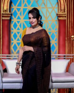 Shweta Menon Instagram - #shwethamenon

Camera @akhil_photography_tvm 

MUA @mukeshmuralimakeover 

Stylist @sabarinathk_ 

Costume @elanclassics 

Jewellery @mayoorajewels_by_archana