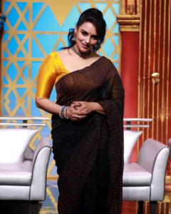 Shweta Menon Instagram - #shwethamenon

Camera @akhil_photography_tvm 

MUA @mukeshmuralimakeover 

Stylist @sabarinathk_ 

Costume @elanclassics 

Jewellery @mayoorajewels_by_archana