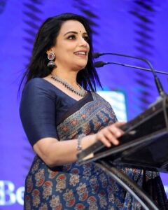 Shweta Menon Instagram - #shwethamenon 📸 @robin_fotografia . MUA @avinash_s_chetia . Stylist @sabarinathk_ . Saree @byhand.in . Jewellery @mayoorajewels_by_archana Believers Church Medical College Hospital