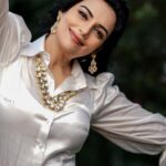 Shweta Menon Instagram - #ShwethaMenon Camera @arun_0fficial MUA @nagesh_makeupartist Stylist @sabarinathk_ Skirt @ladies_planet_ Kochi, India
