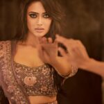 Shweta Tiwari Instagram - Day One or One Day..It’s your Decision! Outfit @nitikagujralofficial Styled by @stylingbyvictor @sohail__mughal___ Assisted by @tanisha_agrwal Makeup @darenmemonofficial Hair @prieyabhatia Clicked by @amitkhannaphotography