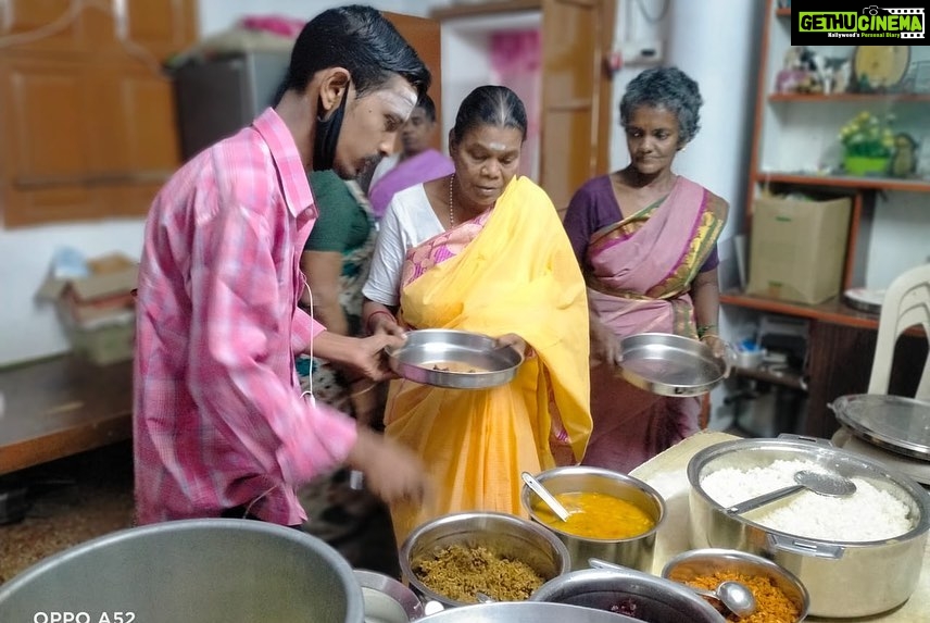 Sibi Sathyaraj Instagram - I sincerely thank dear Ganesh and my dear friend @rajkumar4u81 for organising this feeding program in an orphanage in Choolaimedu on #Dheeran’s bday!Sincerely touched by this wonderful gesture🙏🏻 #humanity #Respect #Dheeran #DheeranSibiraj #தீரன் #தீரன்சிபிராஜ்