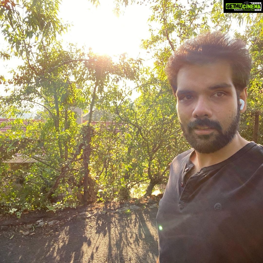 Sibi Sathyaraj Instagram - Nothing better to jumpstart the day with a morning walk with the sounds of nature!Good morning dear friends.Have a wonderful week😊👍🏻 #morning #morningvibes #morningwalk #health #healthylifestyle #fitness #fitnessgoals #sibiraj #sibisathyaraj #nature #sunrise #conoor #nilgiris #hillstation #hills #mountains #ooty #hillbilly