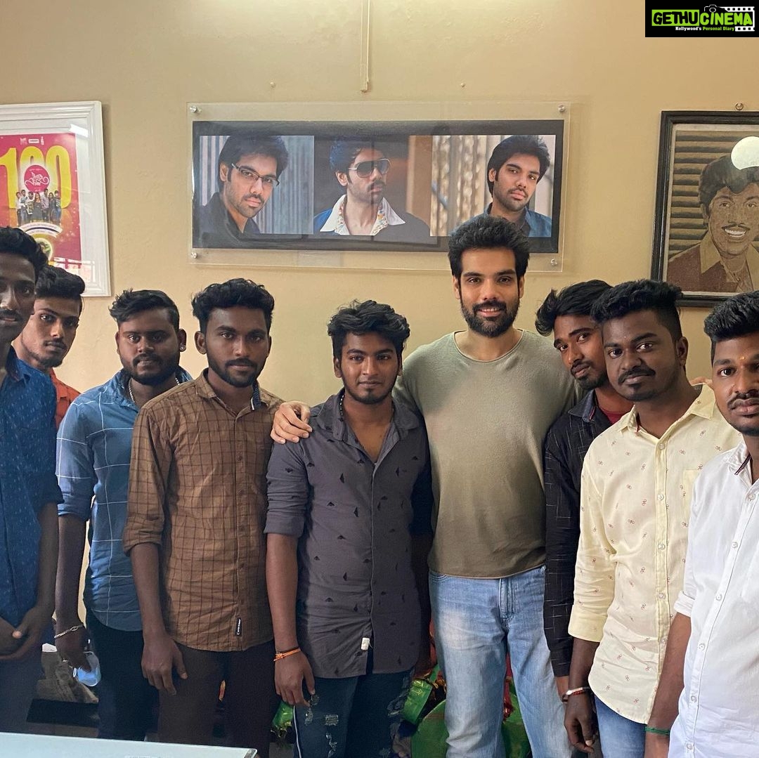 Sibi Sathyaraj Instagram - Reviews and Revenue are definitely important but, what’s more important and motivating is the genuine love and appreciation you receive from fans and audience.Happy to have met fans from Cuddalore,Pondicherry and Krishnagiri today and humbled by the appreciation they’ve given for #kabadadaari 😊🙏🏻 #fans #fansclub #sibiraj #sibisathyaraj #kollywood #tamilcinema #cinema