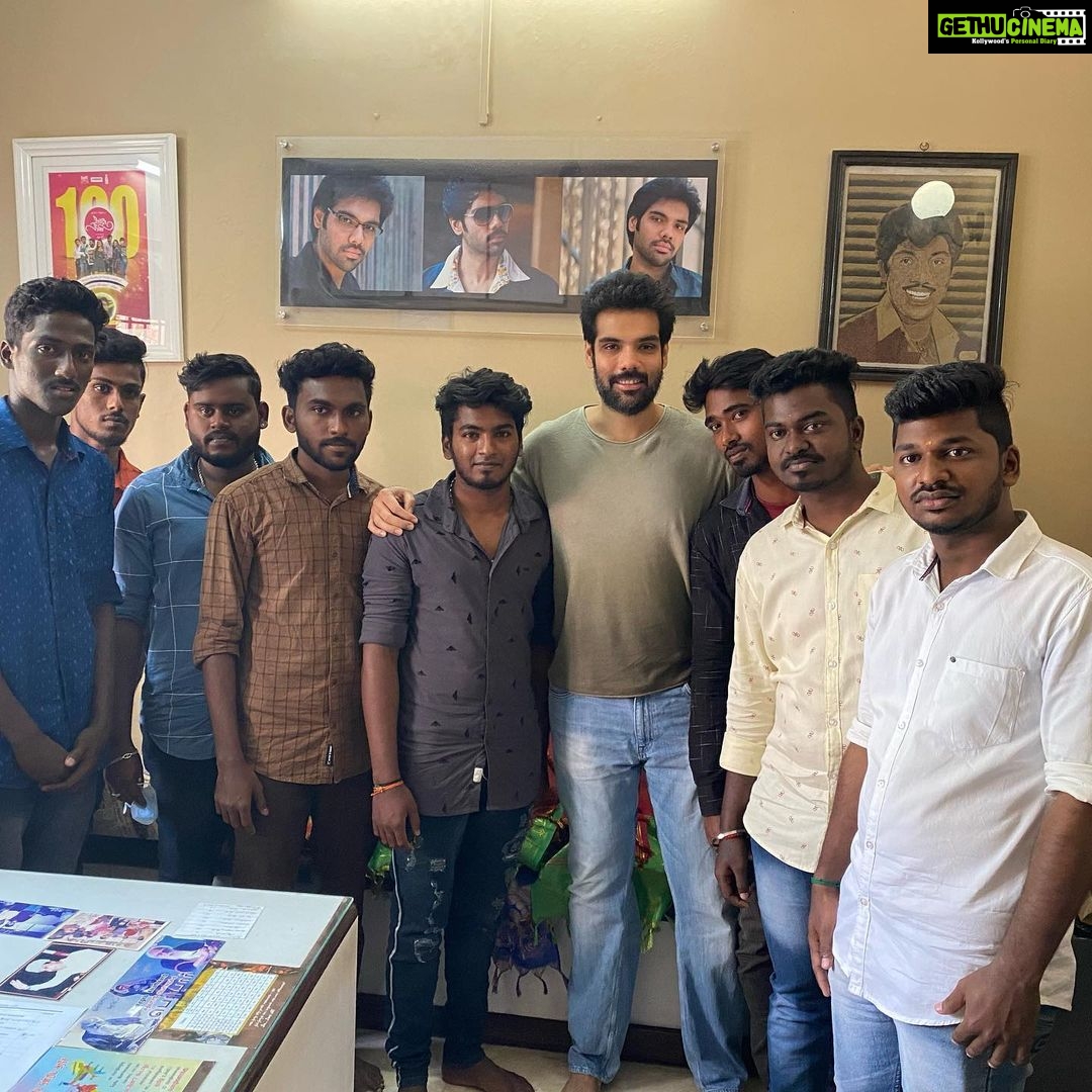 Sibi Sathyaraj Instagram - Reviews and Revenue are definitely important but, what’s more important and motivating is the genuine love and appreciation you receive from fans and audience.Happy to have met fans from Cuddalore,Pondicherry and Krishnagiri today and humbled by the appreciation they’ve given for #kabadadaari 😊🙏🏻 #fans #fansclub #sibiraj #sibisathyaraj #kollywood #tamilcinema #cinema