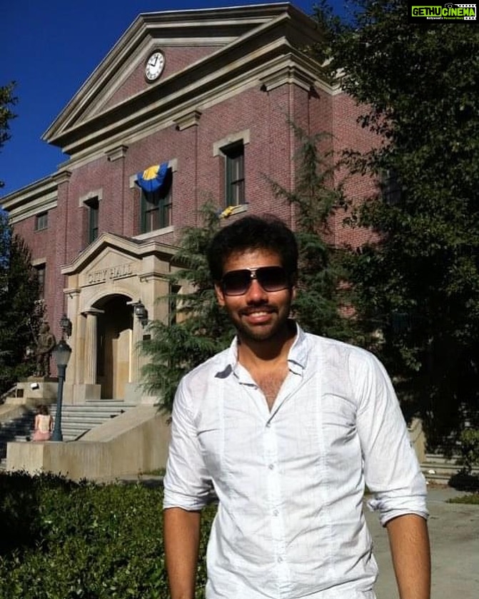Sibi Sathyaraj Instagram - Pic 9 years back at Universal Studios when I was doing an acting course at #nyfa #majorthrowback #throwback #hollywood @newyorkfilmacademy #losangeles #california #lifeofanactor #cinema #movie