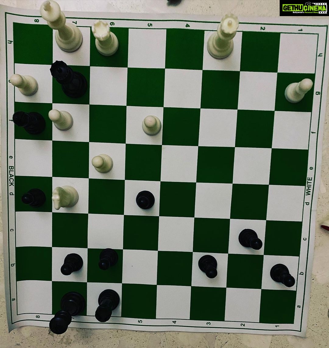 Sibi Sathyaraj Instagram - Games time at home! #coronalife #covidlockdown #boardgames #chess #checkmate #Sibiraj #Sibisathyaraj #Dheeran #dheeransibiraj