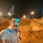 Sibi Sathyaraj Instagram - Night shoot for #kabadadaari ! #Sibiraj #Sibisathyaraj #Shootingdiaries #onset🎥🎬 #Tamilcinema #Tamilmovies #CrimeThriller #Thriller #Thrillermovies #Trafficpolice #trafficcop #Actor #Filmactor #TamilNadu #Chennai #nightshoot #Film #Cinema