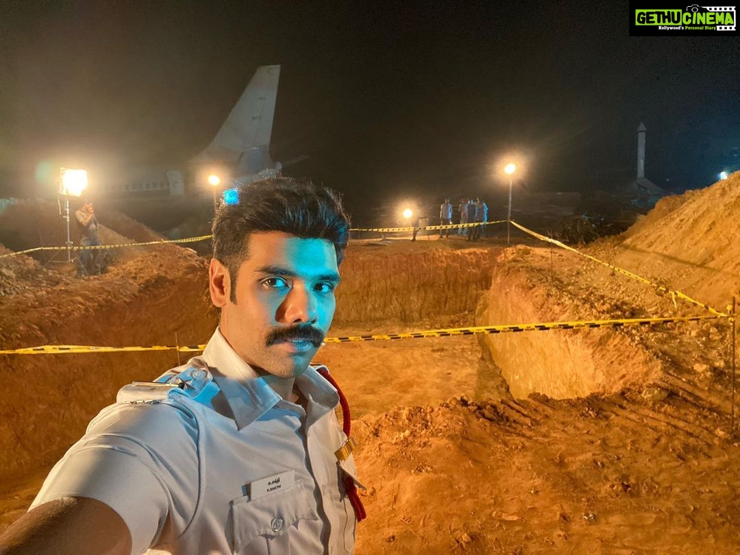 Sibi Sathyaraj Instagram - Night shoot for #kabadadaari ! #Sibiraj #Sibisathyaraj #Shootingdiaries #onset🎥🎬 #Tamilcinema #Tamilmovies #CrimeThriller #Thriller #Thrillermovies #Trafficpolice #trafficcop #Actor #Filmactor #TamilNadu #Chennai #nightshoot #Film #Cinema
