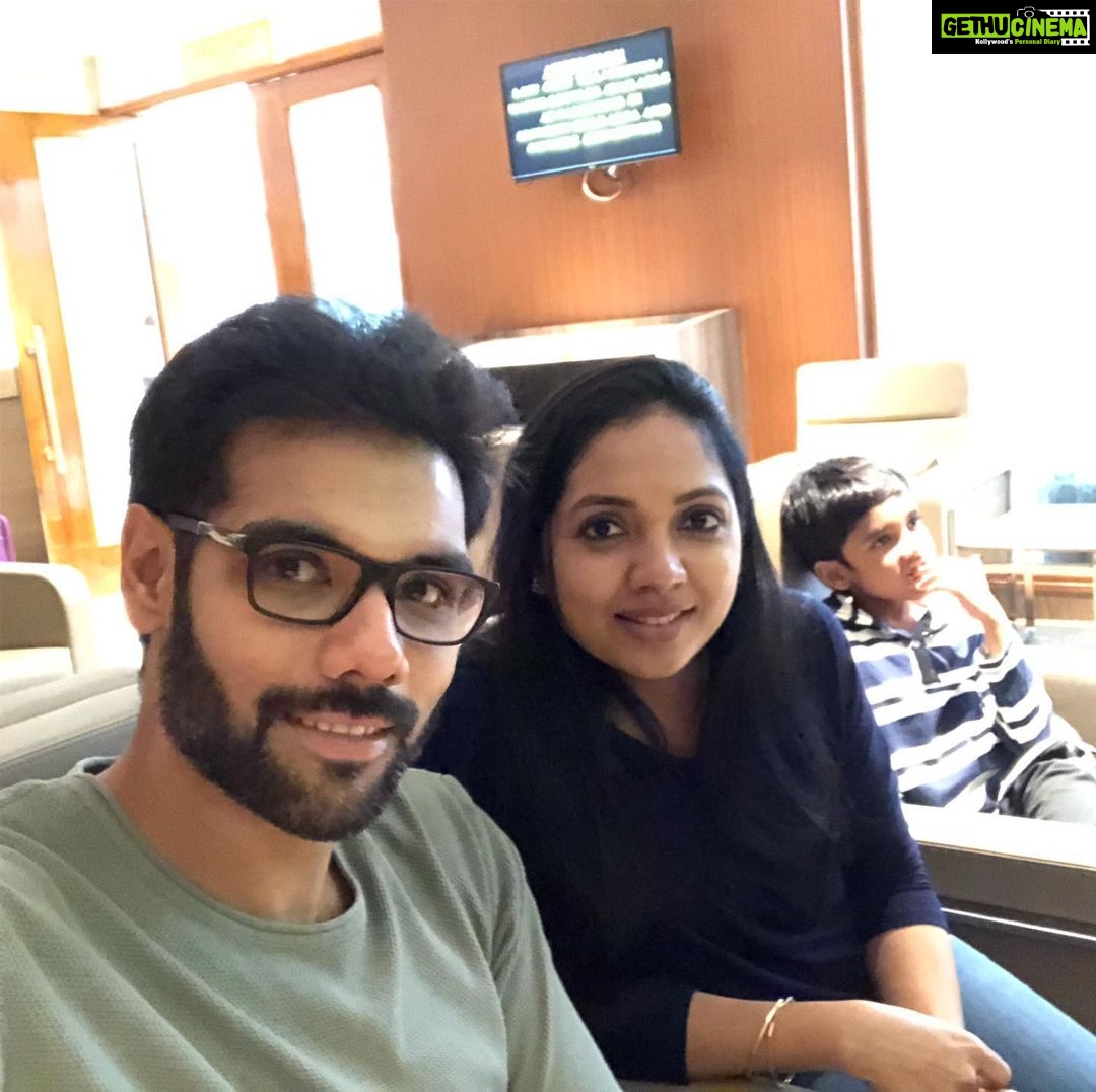 Sibi Sathyaraj Instagram - Summer Is Here!Off to the UK 🇬🇧!Will be posting pics regularly!Watch this space friends😊 #uktrip2019 #summerholidays #Scotland #London #sibiraj #sibitraveldiaries #photosofbritain