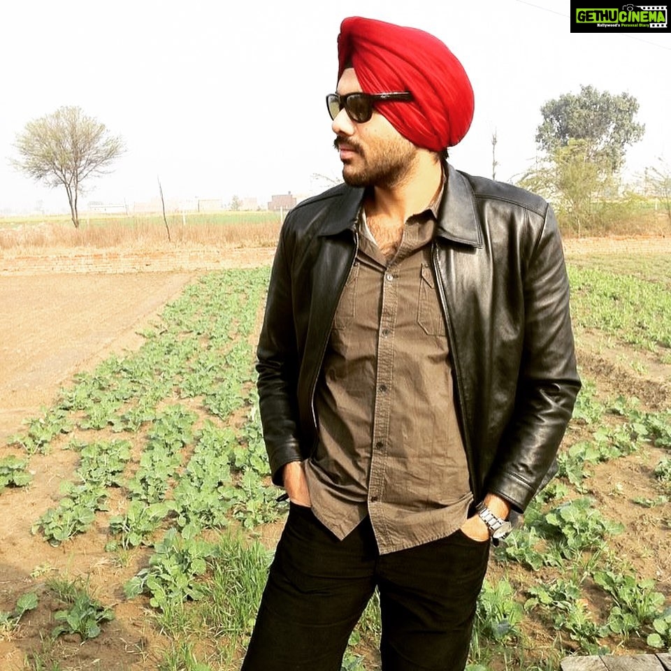 Sibi Sathyaraj Instagram - Sibiraj Singh!😀 #throwbackthursday #PunjabTrip2011 #singh #singhisking #Sibiraj#sibisathyaraj