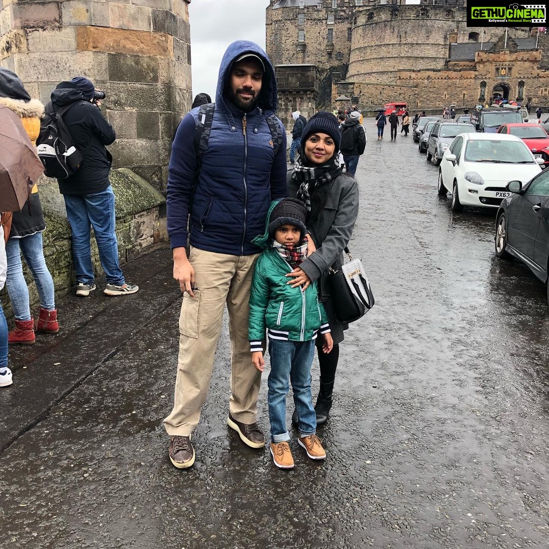 Sibi Sathyaraj Instagram - #edinburghcastle #edinburgh #rainyday #holiday Edinburgh Castle