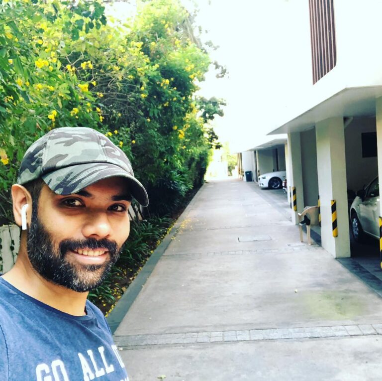 Sibi Sathyaraj Instagram - Morning walk with ur fav music! Best way to start the say!Happy morning and enjoy ur weekend 😊 #morningmotivation #morningwalk #riseandshine #vitamind