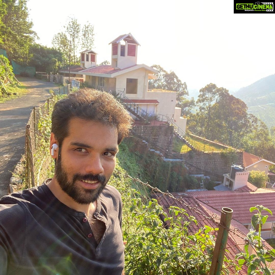 Sibi Sathyaraj Instagram - Nothing better to jumpstart the day with a morning walk with the sounds of nature!Good morning dear friends.Have a wonderful week😊👍🏻 #morning #morningvibes #morningwalk #health #healthylifestyle #fitness #fitnessgoals #sibiraj #sibisathyaraj #nature #sunrise #conoor #nilgiris #hillstation #hills #mountains #ooty #hillbilly