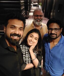 Sija Rose Instagram - A night of celebration ◾️
.
#team #royteam #soontorelease #waiting  #simple #black #dressing 
.
@sunilibrahim @jins_baskar @rajagopalanpankajakshan