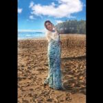 Sija Rose Instagram - What more is needed Nice breeze , warm light ,sea and a lovely saree 😊 . Saree @elegant_fashion_way . . #saree #seagreen #indianattire #instafashion #instapic 💕