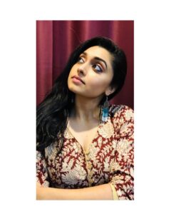 Sija Rose Instagram - When you support a small business . You support a DREAM . An actual person does a little HAPPY DANCE . Earring: @miniature_crafter Attire: @nachuzcreations