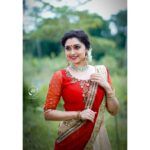 Sija Rose Instagram – Red * Gold
.
Thank you muthe @lakshmi.sruthi
For this amazing dress
.
Dolled up for the Red FM Onam program 
.
📷 @photographer_ajith
Thanks @sha_model_casting_
.
#dress #combo #goodcombination 
#dolledup #red #golden #goldglitter #suryatv #redfm #onam2020