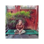 Sija Rose Instagram - Most comfortable . Where are my eyebrows 🤔😄 . #selflove #comfy #comfyoutfit #missoutdoors #eyebrowsaremissing #kanmani #appleofmyeye #kannamma