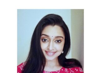 Sija Rose Instagram - Once in a lifetime moment . When the lights, hair, posture align to give me a decent pic #dolledup #quarantined #may #reddress #littleredridinghood #kohleyes #keepyoursmile #kanmani #appleofmyeye