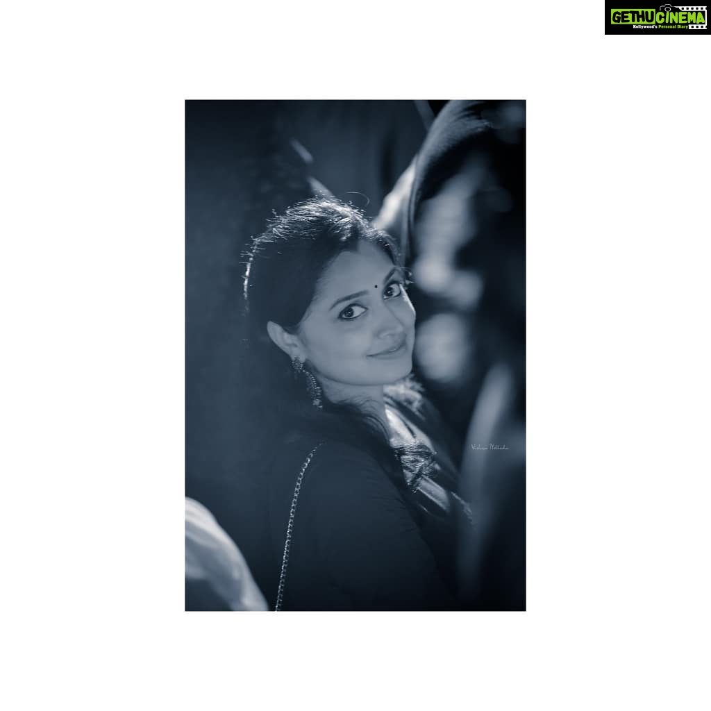 Sija Rose Instagram - It's difficult to come up with original lines for every pic . How do you all do it🤔 . 📷@vishnunelladu #sideprofile #blacknwhite #friendswedding #iamoutofhastags #okbye #kohleyes #kanmani #kannamma