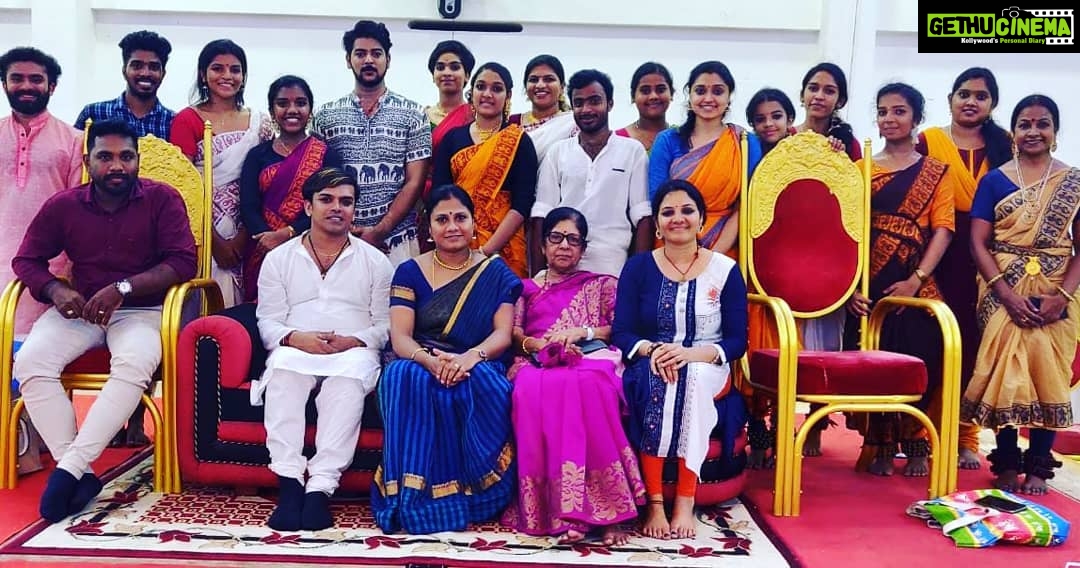 Sija Rose Instagram - Happy picture after our exam . Wrapping up with happiness and great learning . Understood one thing,learning never stops . Thank you, guru @dr.vishnukalarpanam . Also to other faculties who have supported us. #dance #dancer #bharatanatyam #guru #teaching #dancing