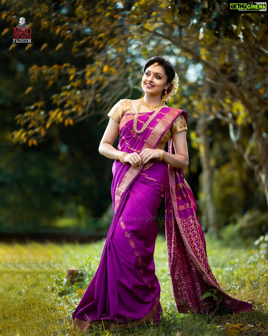 Sija Rose Instagram - 💫Impromptu💫 . @mad_george_fashion had a fun shoot 📷 Makeup: @jafersulthan Retouch: @vk_d_factory Crew: @arun_varghese_photography . #indiantraditionalwear #saree #posed #shoot #colourviolet #kohleyes #kanmani #kannamma Hill Palace, Tripunithura