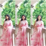 Sija Rose Instagram - Another Saree day . Love it when the pleats sway along with the rhythm of my steps and the pallu dangling right behind . An attire that I always found it difficult to carry but recently started picking Saree over any other dress . Interesting how 5-9 yards of cloth draped in various ways shows its versatility . #sareeday #pinkyrose #saree #pinkdress #letsdrapeit #indian #indianwear #indiantraditionalwear #appleofmyeye #kohleyes #kanmani #kannamma Kerala