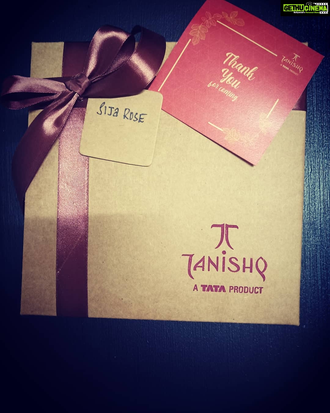 Sija Rose Instagram - Thank you #tanishq for your invite to an exclusive preview to your curated collections at your NEW SHOWROOM at PADIVATTOM . Had an amazing time trying out the beautiful jewels. . An exquisite collection of Gold, Platinum and Diamond jewellery awaits you along with several STORE OFFERS . Congratulations #tanishq #padivattom #newshowroom #jewellery @tanishqjewellery . Thank you @govindrajkamath and family for the warm welcome.Best wishes. #jewelry #golden #gold #antique Tanishq