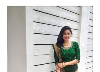 Sija Rose Instagram - At the inauguration for Jos Alukkas at Theni . Dolled up @arshiya_naina ,Thankyou . Go green #josalukkas #pacha #dressup #theni #inaugration #goldenhour #abitofgold Theni, India