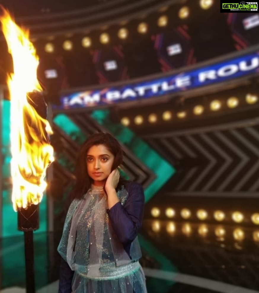 Sija Rose Instagram - At the set of Dance Kerala Dance (DKD) . When water meets fire at Team Battle Round . Thanks @ramzan______mhmd And @jackeyrahul for these clicks . Catch us on Sat &Sun, 8.30pm @zeekeralam Chithranjali Studio, Thiruvanandapuram