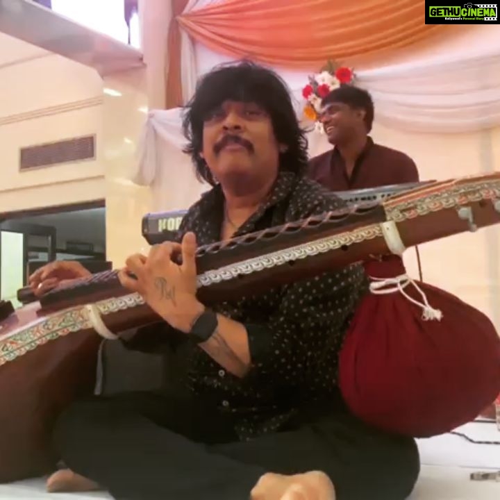 Sija Rose Instagram - Thank you rajheshji @rajheshvaidhya. . Pleasure to hear you play this song 'kannama' . @jayakrishnan_kichujk hugs hugs but no thank you. 😁😍