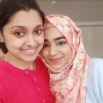Sija Rose Instagram – An eventful day meeting amazing and talented people.
.
Thank you @mycopiepage and @artstop.affaa for this fluid resin workshop.
.
Few clicks from the day, and hello again workshop buddy @nikhita_aa French Toast